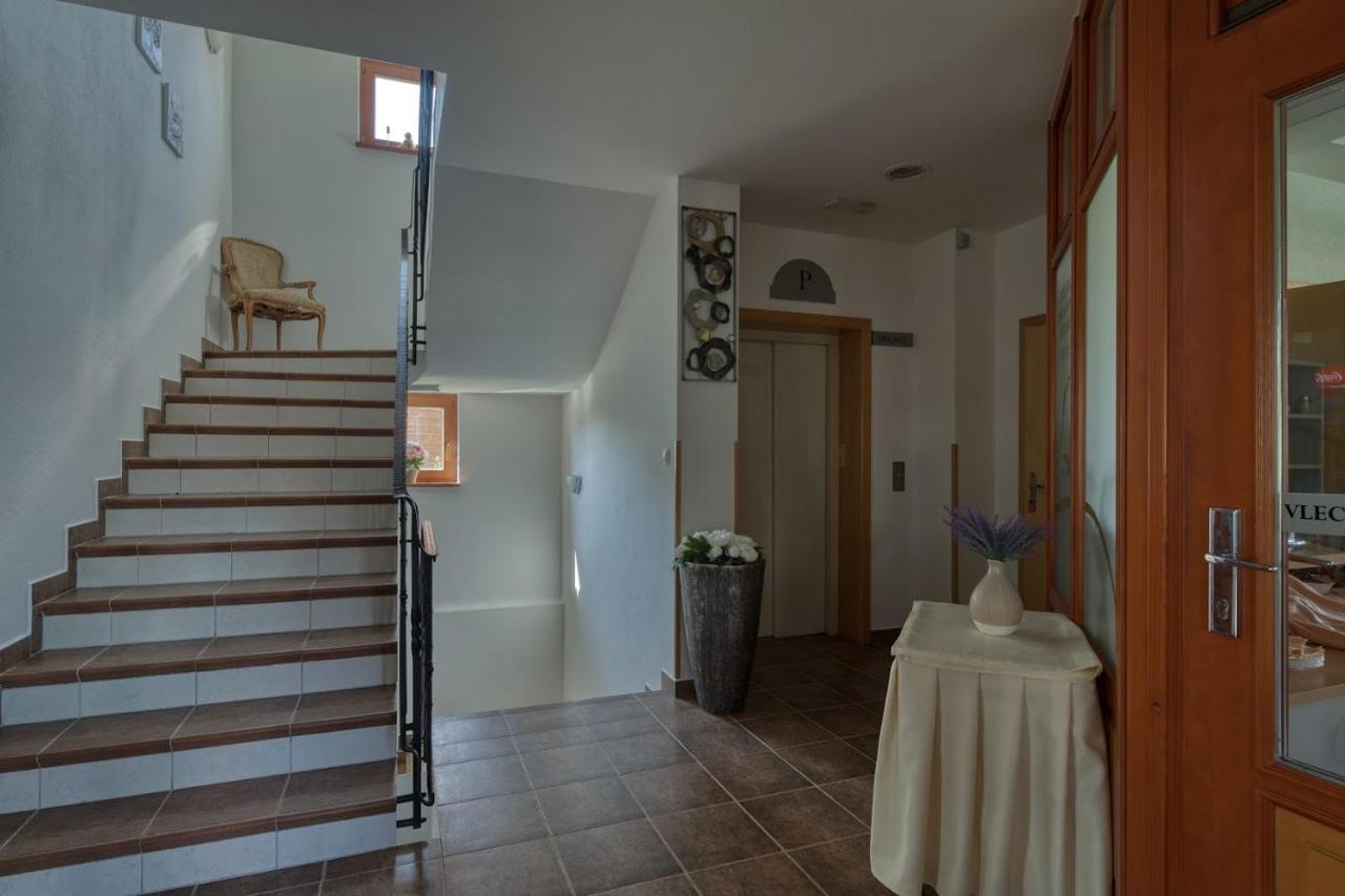 Zreče Garni Hotel Zvon מראה חיצוני תמונה