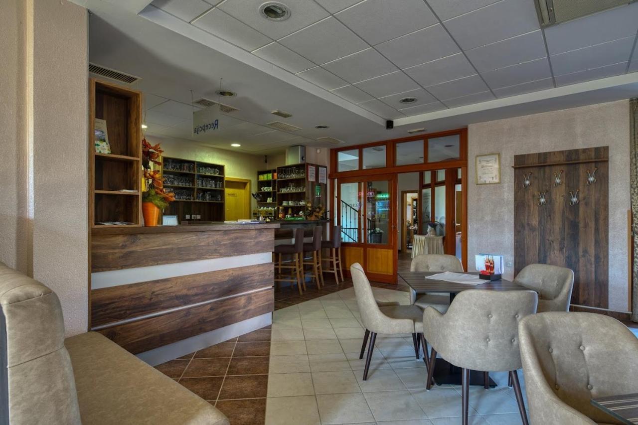 Zreče Garni Hotel Zvon מראה חיצוני תמונה