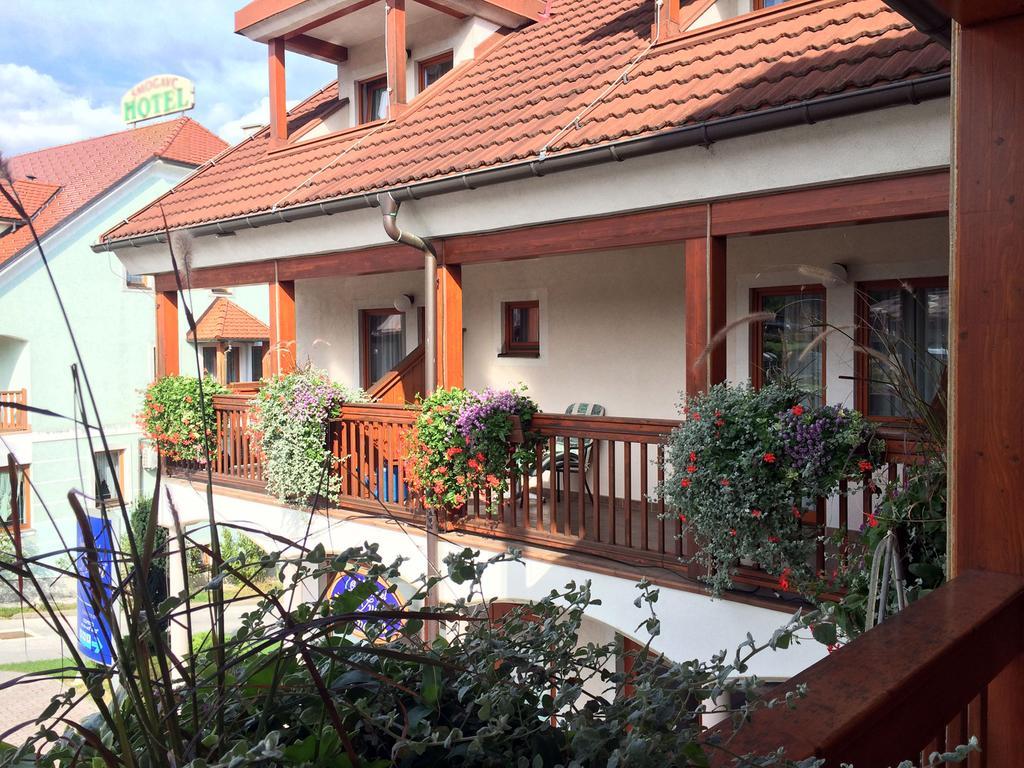 Zreče Garni Hotel Zvon מראה חיצוני תמונה