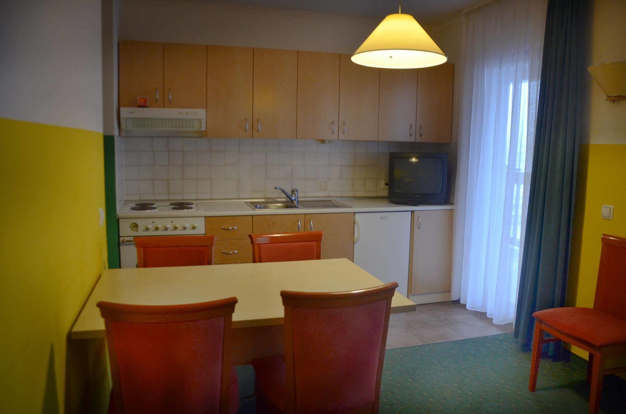 Zreče Garni Hotel Zvon מראה חיצוני תמונה
